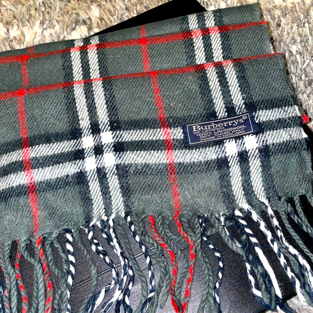 **100 Authentic** Burberry Check Scarf (90’s Vintage… Gem